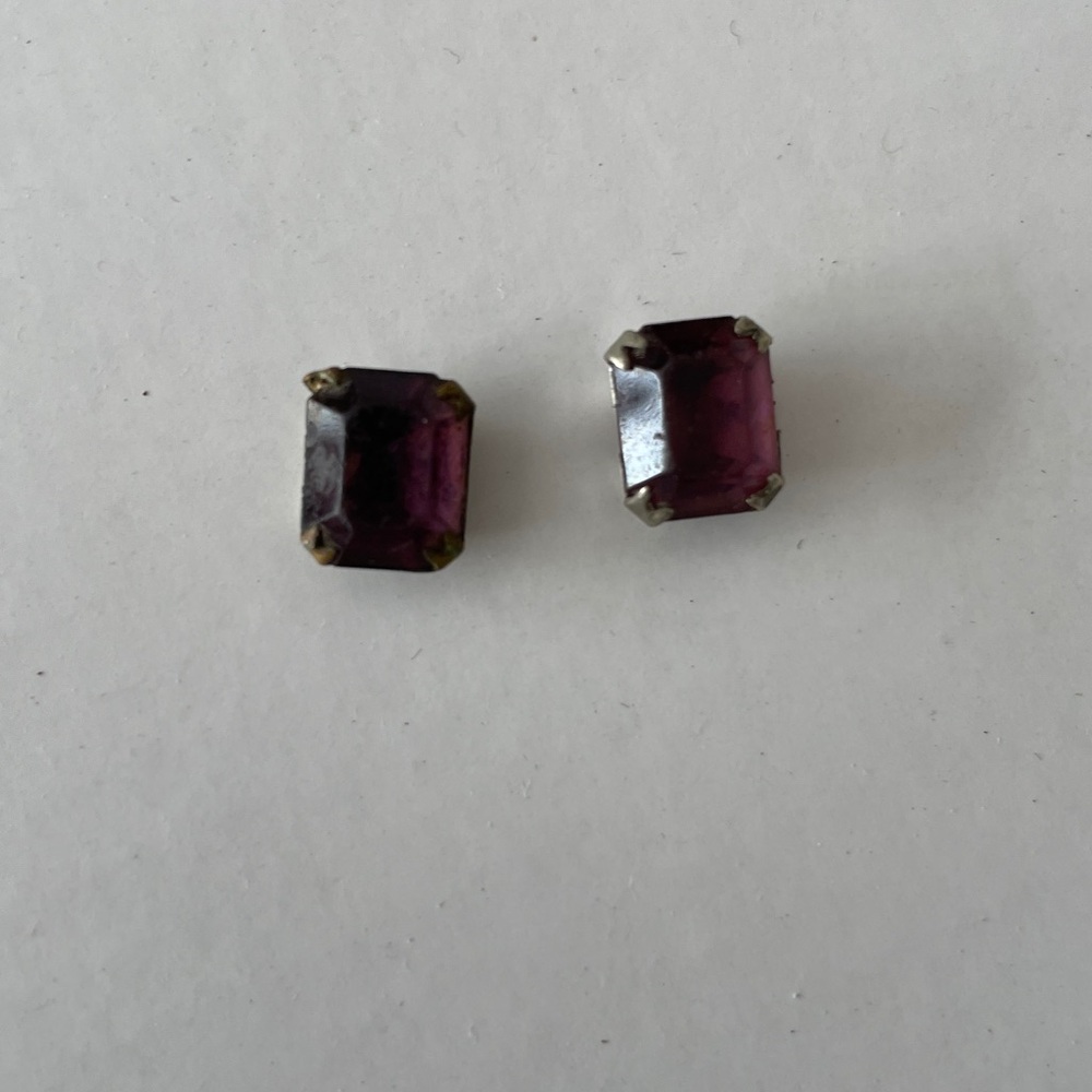 Amethyst gem stones from vintage ring settings. 2 stones.